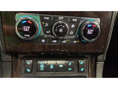Used 2015 Chevrolet Traverse LT FWD image 14