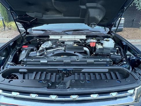 Used 2020 Chevrolet Silverado 2500 LTZ w/ LTZ Texas Edition image 8