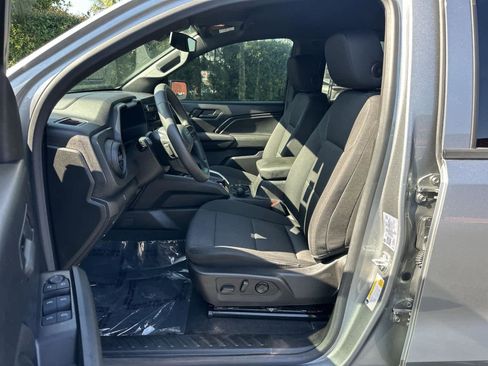 Used 2024 Chevrolet Colorado Trail Boss w/ Technology Package image 11