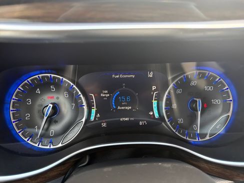 Used 2023 Chrysler Pacifica Limited FWD image 15