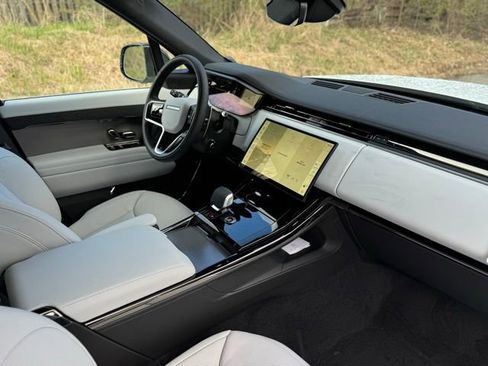 New 2026 Land Rover Range Rover Sport SE AWD/4WD image 19