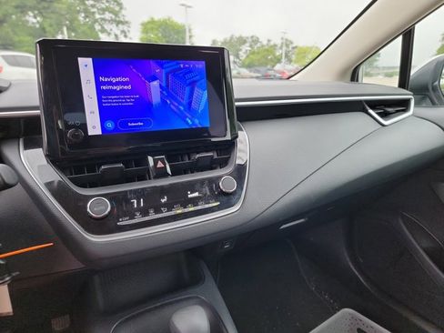 Used 2023 Toyota Corolla LE FWD image 17