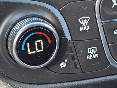 Used 2019 Chevrolet Equinox LT w/ Driver Convenience Package FWD image 19