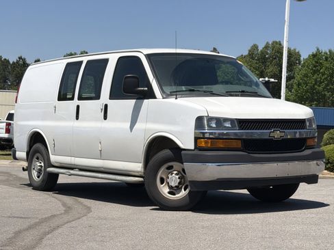 Used 2019 Chevrolet Express 2500 w/ Driver Convenience Package image 2
