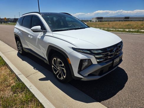 Used 2025 Hyundai Tucson Limited AWD/4WD image 8