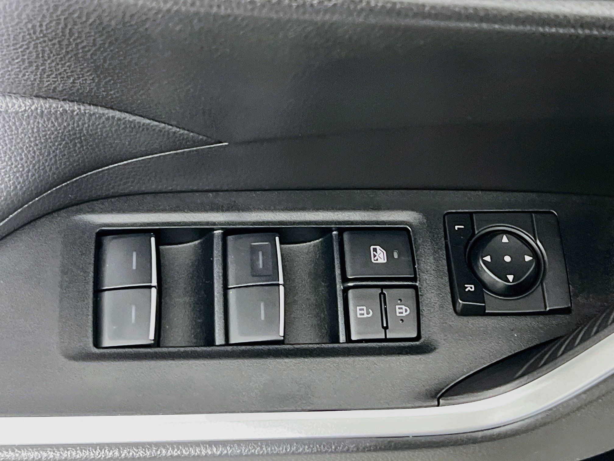 Used 2025 Toyota RAV4 XLE w/ Convenience Package FWD image 16