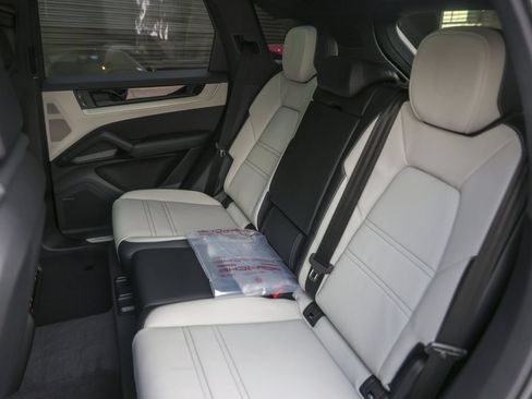 New 2026 Porsche Cayenne AWD/4WD image 30