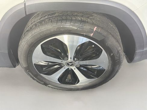 Used 2025 Mercedes-Benz GLB 250 image 11