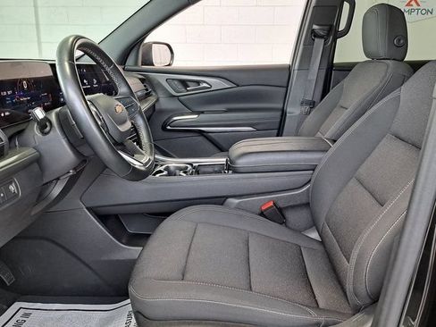 Used 2024 Chevrolet Traverse LT FWD image 24