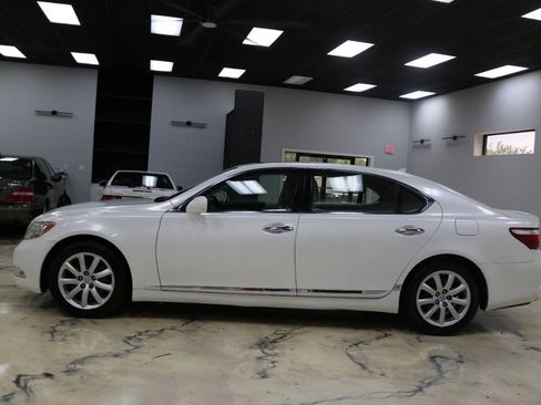 Used 2008 Lexus LS 460 L w/ Preferred Accessory Pkg RWD image 25