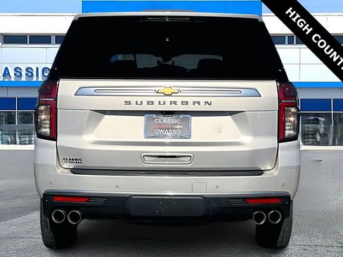Used 2022 Chevrolet Suburban High Country image 6