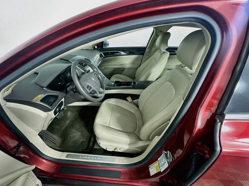 Used 2016 Lincoln MKZ FWD image 13