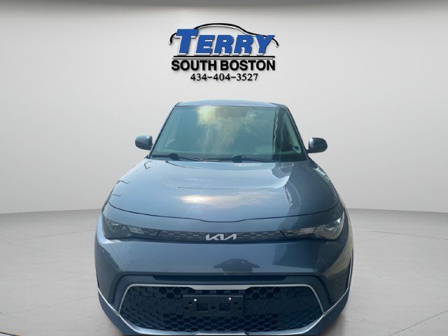 Used 2024 Kia Soul LX w/ Option Group 015 FWD image 2