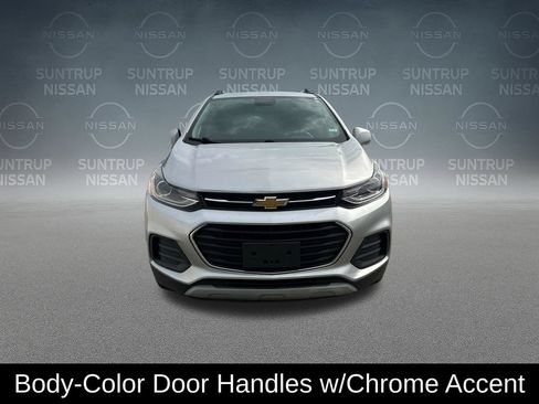 Used 2017 Chevrolet Trax LT w/ LT Convenience Package AWD/4WD image 10