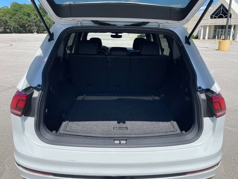 Used 2021 Volkswagen Tiguan SE R-Line AWD/4WD image 18