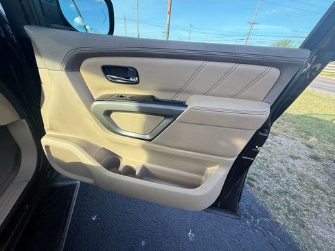 Used 2015 Nissan Armada Platinum image 24