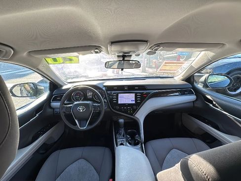 Used 2020 Toyota Camry LE image 23