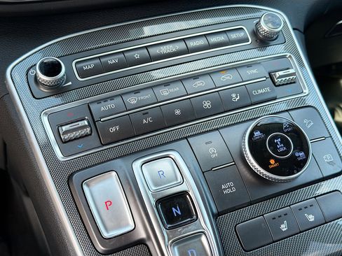 Used 2023 Hyundai Santa Fe SEL image 32