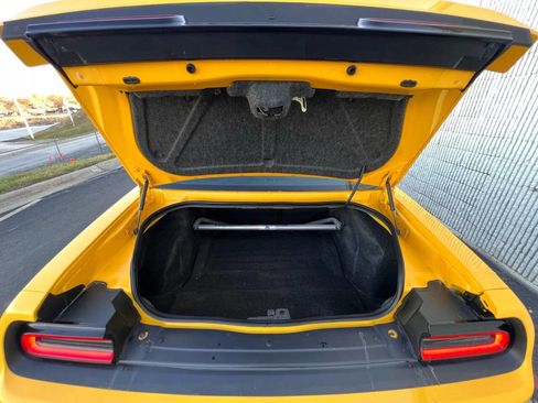 Used 2019 Dodge Challenger R/T image 14