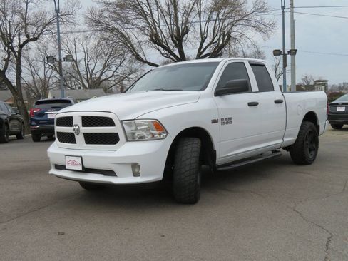 Used 2017 RAM 1500 Express image 2