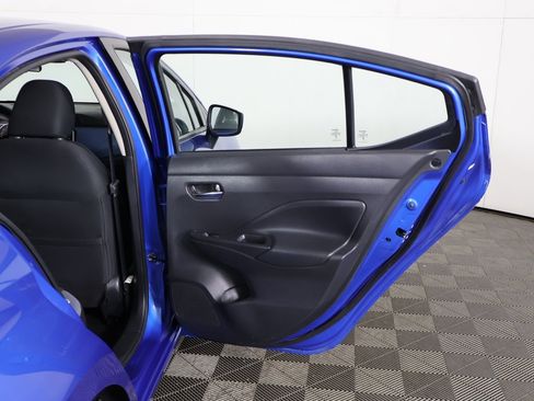 Used 2023 Nissan Versa SV image 18