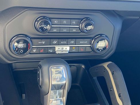 New 2025 Ford Bronco Badlands image 17