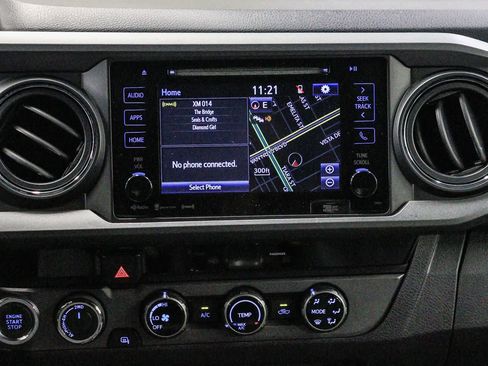 Used 2017 Toyota Tacoma TRD Off-Road AWD/4WD image 15