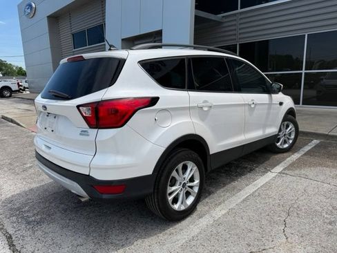 Used 2019 Ford Escape SEL FWD image 3