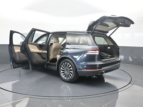 Used 2022 Lincoln Aviator Reserve w/ Elements Package Plus image 86