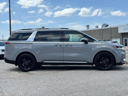 Used 2022 Kia Carnival SX FWD image 8