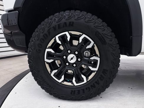 Used 2024 Chevrolet Silverado 1500 ZR2 w/ LPO, Dark Essentials Package image 15