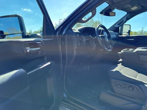Used 2024 Chevrolet Silverado 2500 Custom w/ Custom Value Package image 14