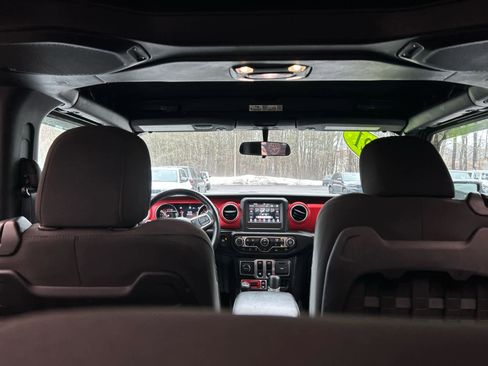 Used 2021 Jeep Wrangler Rubicon w/ Cold Weather Group image 31