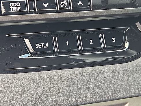 Used 2025 Lexus RX 350h w/ Convenience Package image 12