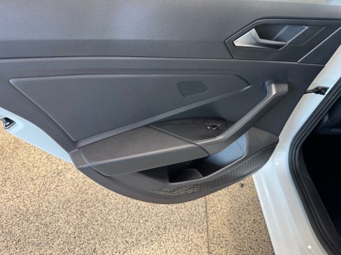 Used 2024 Volkswagen Jetta SE w/ Panoramic Sunroof Package FWD image 11