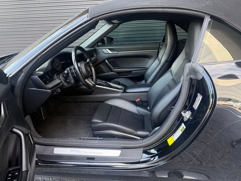 Certified 2022 Porsche 911 Carrera RWD image 5