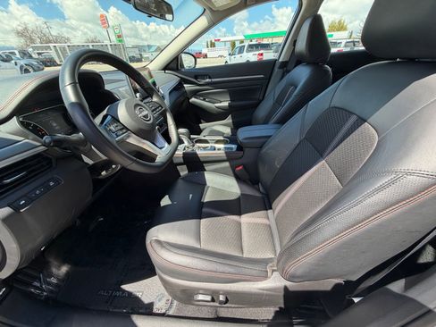 Used 2025 Nissan Altima 2.5 SR AWD/4WD image 11