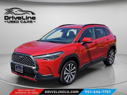 Used 2022 Toyota Corolla Cross XLE FWD image 1