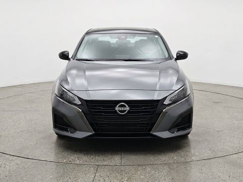 Used 2025 Nissan Altima 2.5 SV FWD image 2