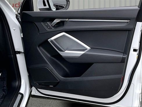 Used 2025 Audi Q3 2.0T Premium Plus w/ Premium Plus Package image 28