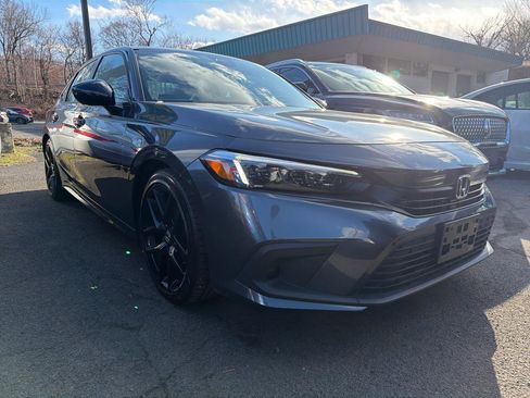 Used 2024 Honda Civic Sport image 3