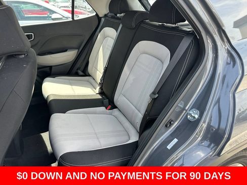 Used 2025 Hyundai Venue SEL FWD image 5