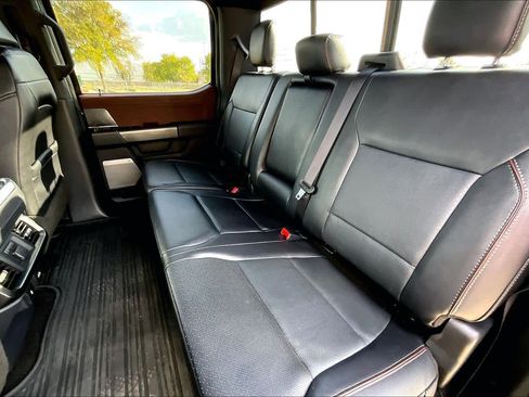 Certified 2022 Ford F150 Lariat w/ Equipment Group 502A High image 21