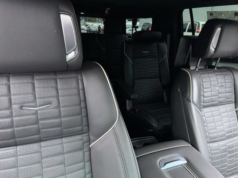 Used 2025 Cadillac Escalade ESV Sport Platinum AWD/4WD image 34