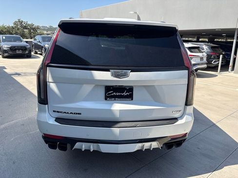 Used 2023 Cadillac Escalade ESV V w/ LPO, ONYX Package AWD/4WD image 7