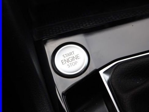 Used 2024 Volkswagen Taos SE image 30