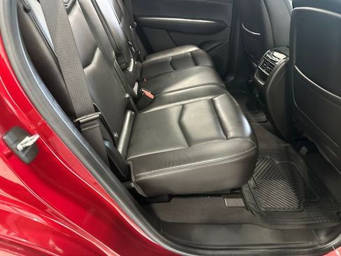 Used 2019 Cadillac XT5 Premium Luxury w/ Driver Assist Package AWD/4WD image 29