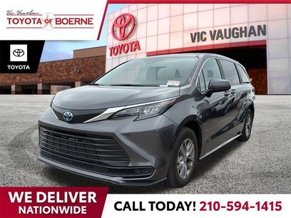 Used 2025 Toyota Sienna LE