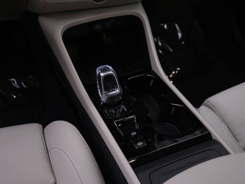 New 2026 Volvo XC40 B5 Ultra w/ Climate Package AWD/4WD image 14