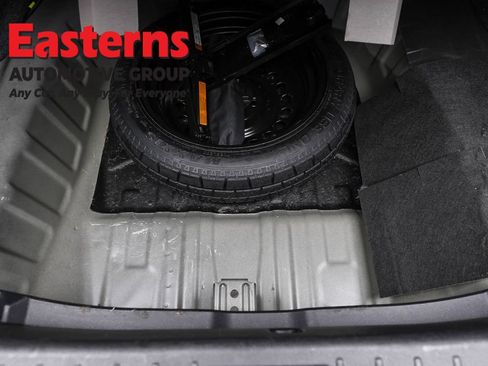 Used 2024 Nissan Versa SR FWD image 21